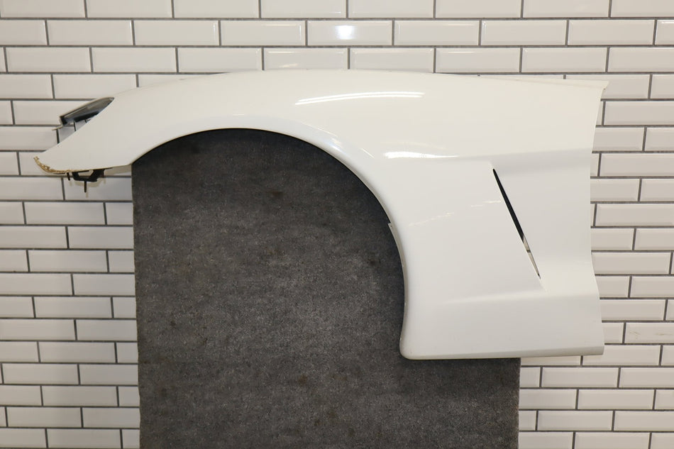 2005-13 Chevrolet Corvette C6 Base Left Driver Front Fender Artic White