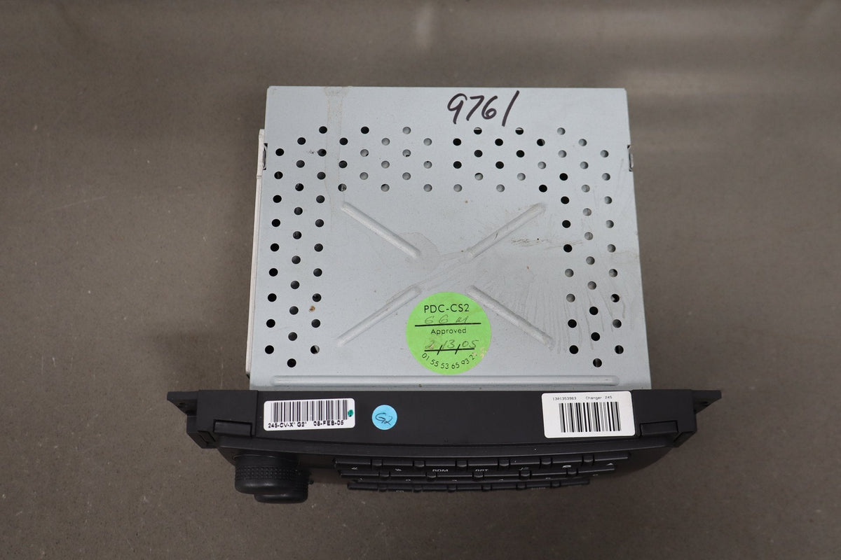 2005-2006 Chevrolet Corvette Radio 15286444 OEM |UNTESTED