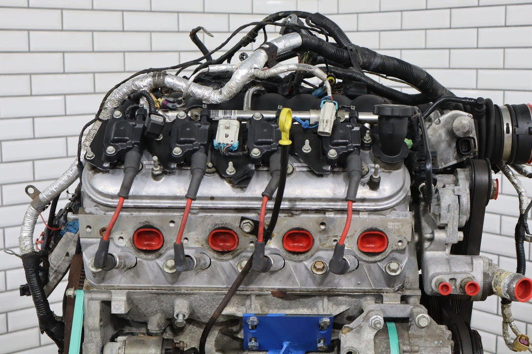 2005 - 2006 Chevy 6.0L V8 LS2 Engine Dropout W/Accessories *Video Tested*