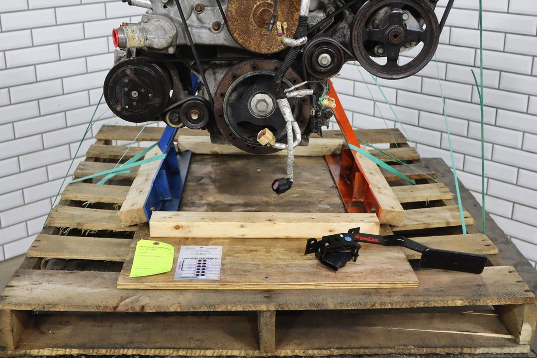 2005 - 2006 Chevy 6.0L V8 LS2 Engine Dropout W/Accessories *Video Tested*