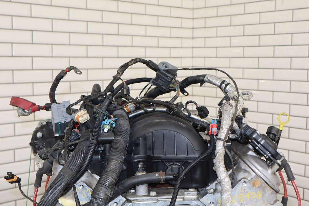 2005 - 2006 Chevy 6.0L V8 LS2 Engine Dropout W/Accessories *Video Tested*