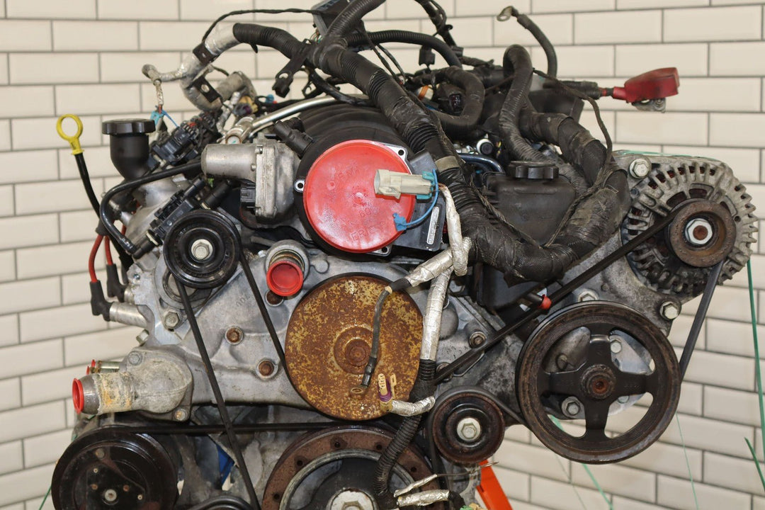 2005 - 2006 Chevy 6.0L V8 LS2 Engine Dropout W/Accessories *Video Tested*