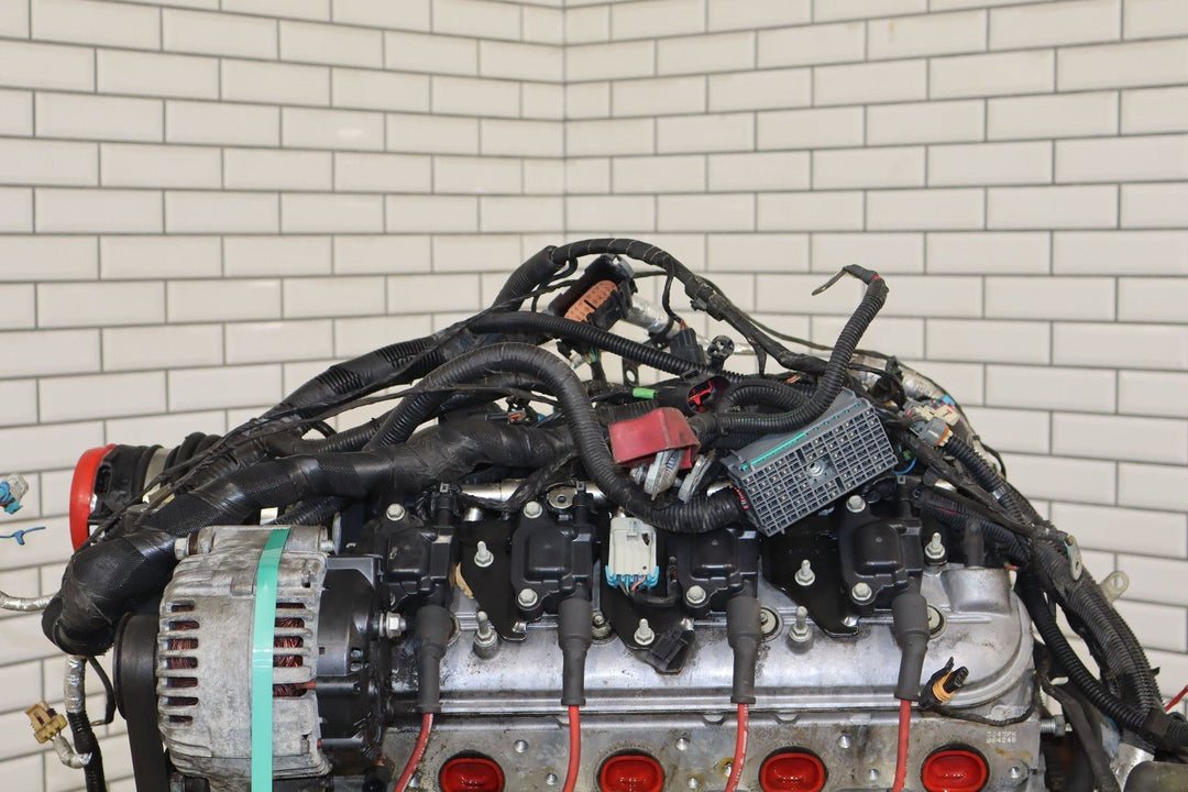 2005 - 2006 Chevy 6.0L V8 LS2 Engine Dropout W/Accessories *Video Tested*