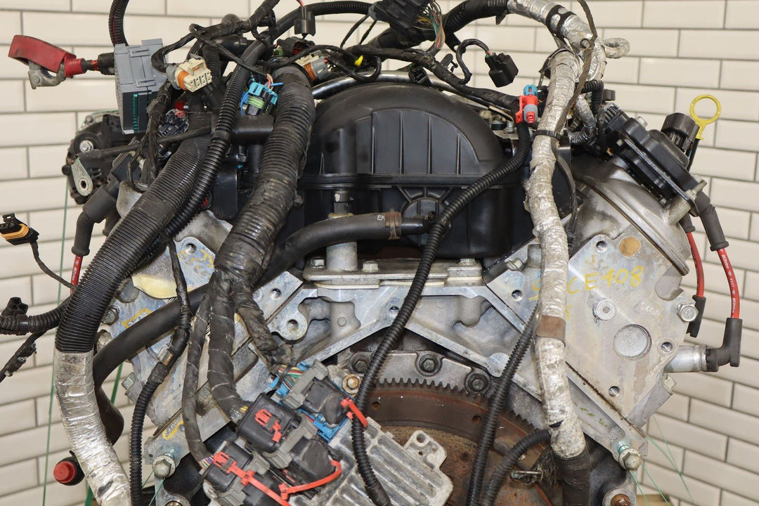 2005 - 2006 Chevy 6.0L V8 LS2 Engine Dropout W/Accessories *Video Tested*