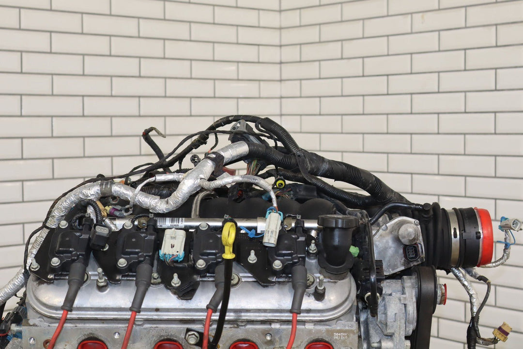 2005 - 2006 Chevy 6.0L V8 LS2 Engine Dropout W/Accessories *Video Tested*