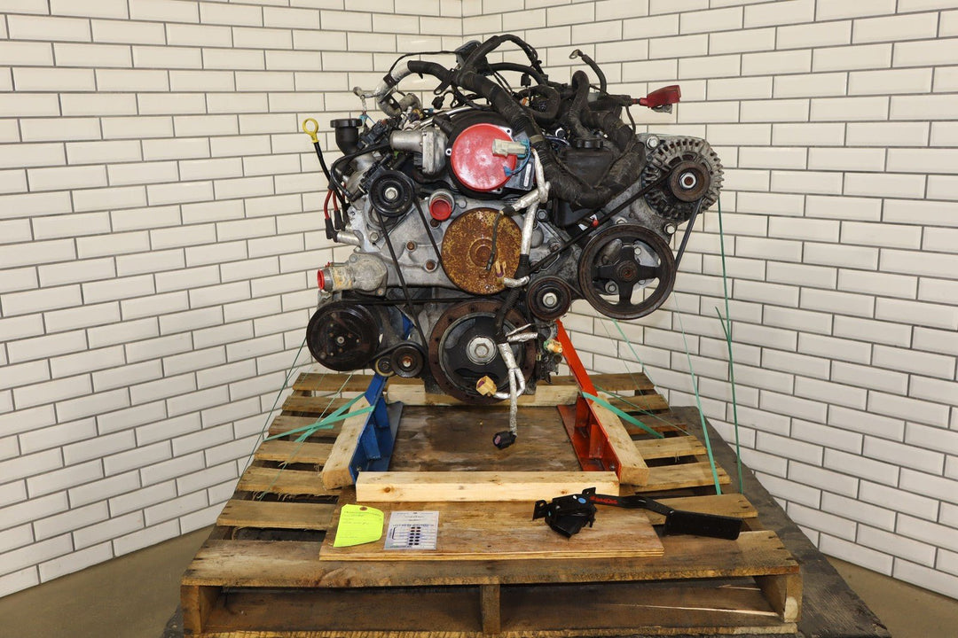 2005 - 2006 Chevy 6.0L V8 LS2 Engine Dropout W/Accessories *Video Tested*