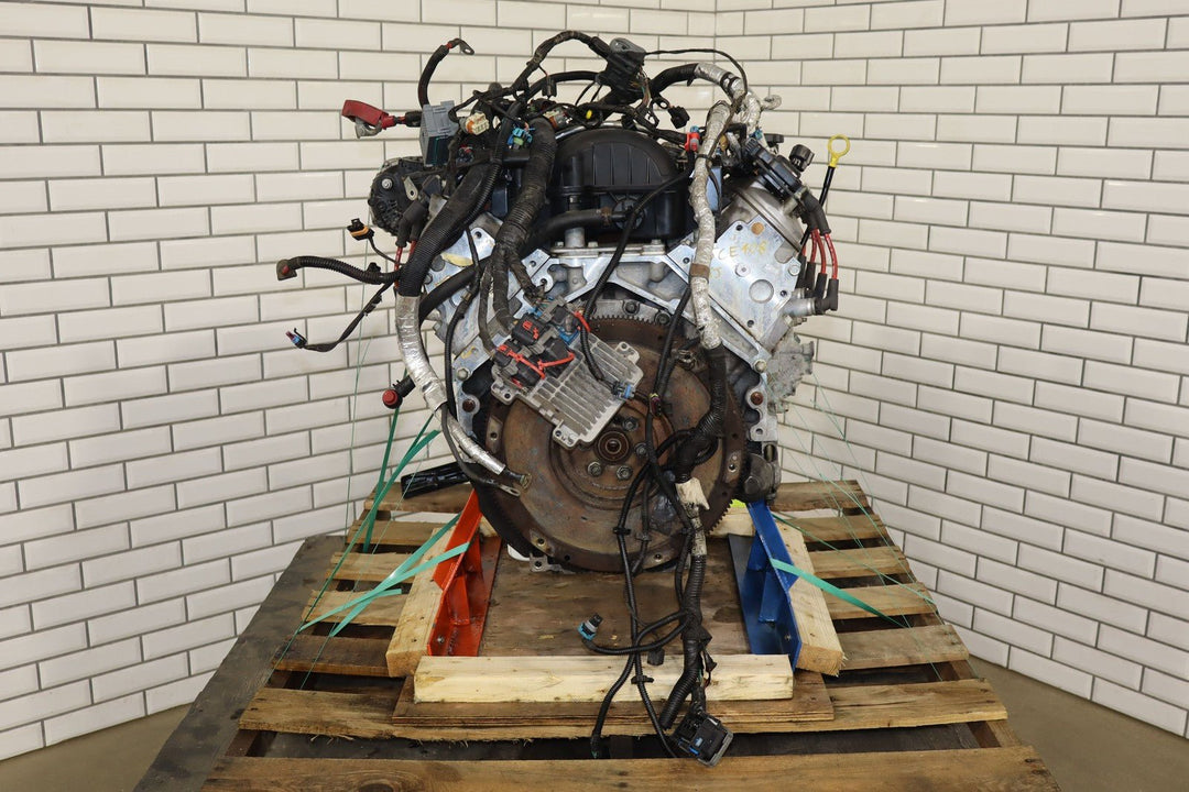 2005 - 2006 Chevy 6.0L V8 LS2 Engine Dropout W/Accessories *Video Tested*