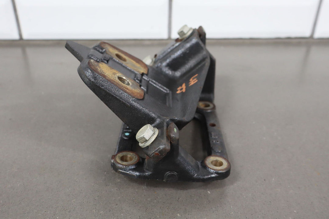 2005 - 2006 Chevy SSR Pair of LS2 6.0 V8 Engine Mounts