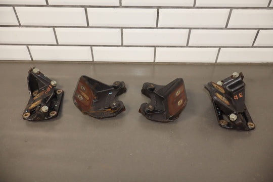 2005 - 2006 Chevy SSR Pair of LS2 6.0 V8 Engine Mounts