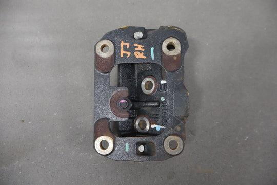 2005 - 2006 Chevy SSR Pair of LS2 6.0 V8 Engine Mounts