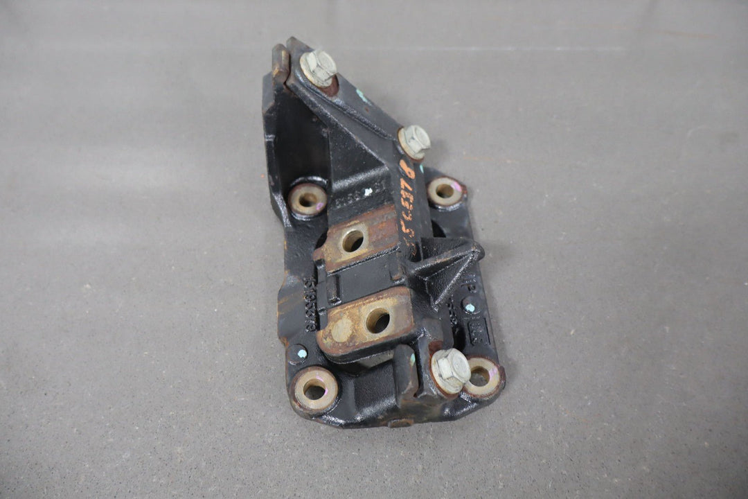 2005 - 2006 Chevy SSR Pair of LS2 6.0 V8 Engine Mounts