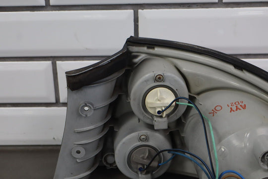 2005 - 2006 Pontiac GTO Left Tail Light 92146794 OEM *Heat Cracking*