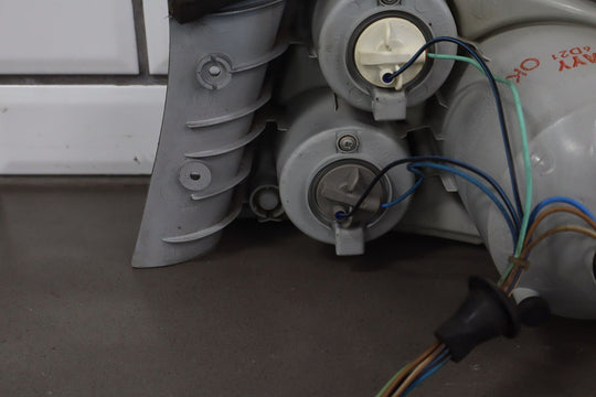 2005 - 2006 Pontiac GTO Left Tail Light 92146794 OEM *Heat Cracking*