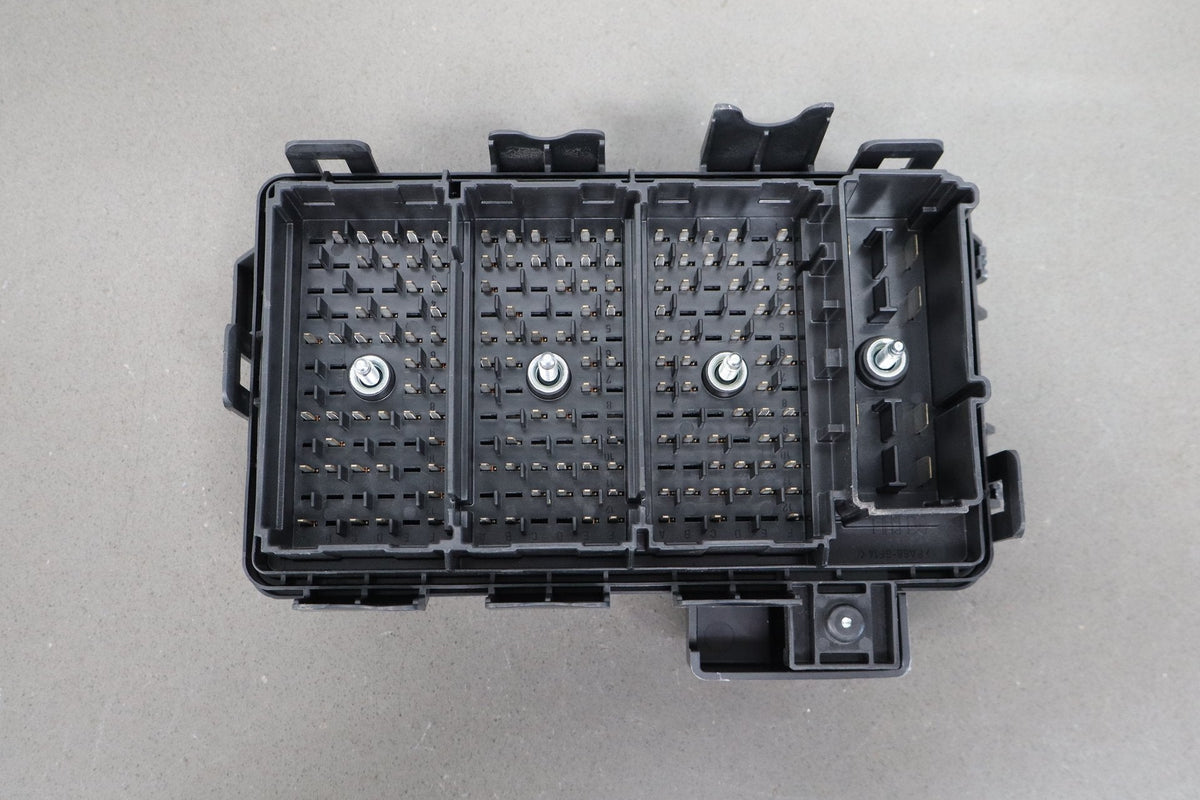 2005-2007 Chevrolet Corvette C6 - Engine Fuse Box 21996326