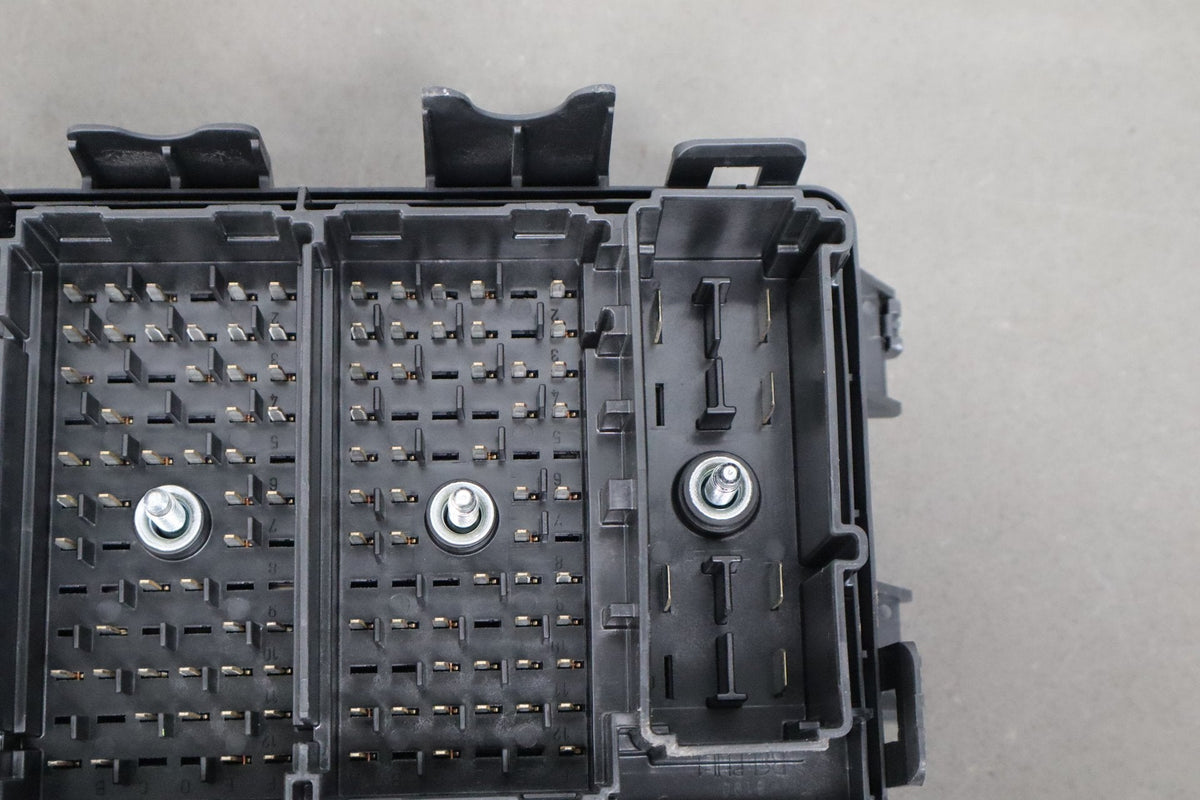 2005-2007 Chevrolet Corvette C6 - Engine Fuse Box 21996326