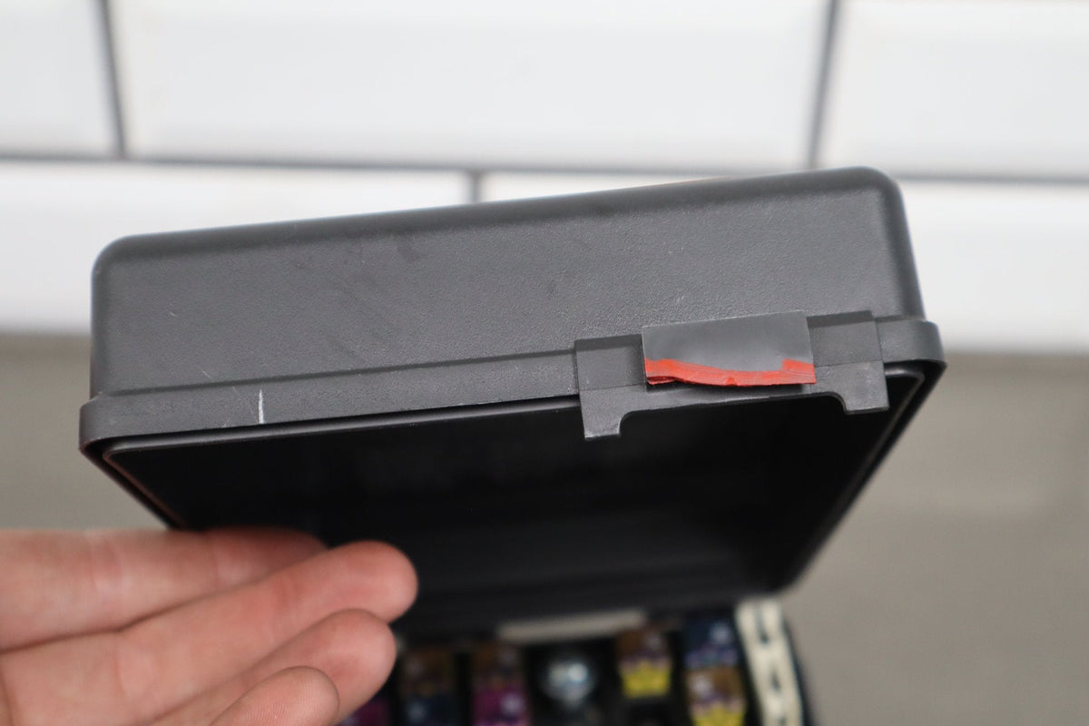 2005-2007 Chevrolet Corvette C6 - Engine Fuse Box 21996326