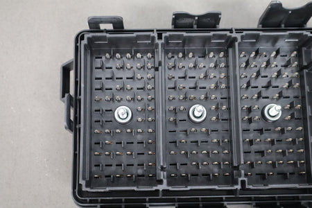2005-2007 Chevrolet Corvette C6 - Engine Fuse Box 21996326