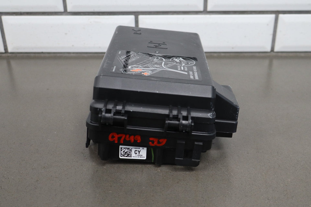 2005-2007 Chevrolet Corvette C6 - Engine Fuse Box 21996326