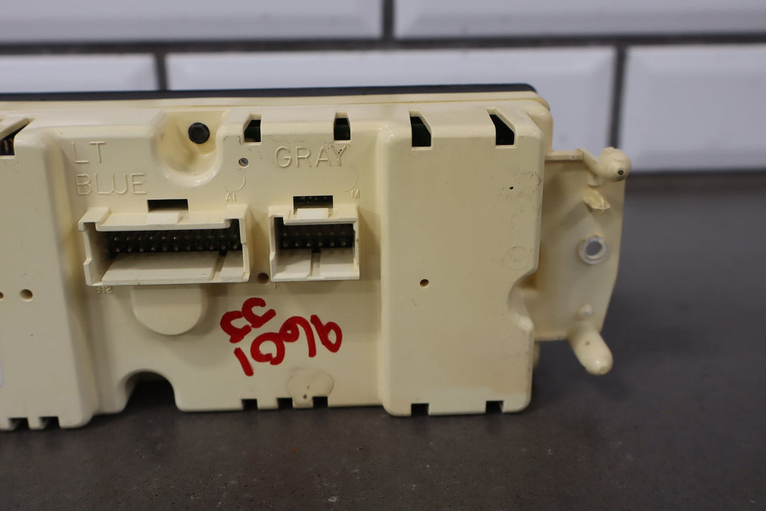 2005 - 2007 Chevrolet Silverado 2500 Climate Control 15855849 OEM