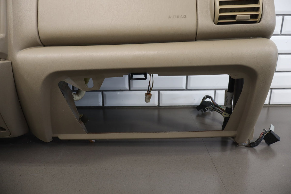 2005-2007 Ford F-250 F-350 Super Duty Dash Panel Dashboard Assembly Pebble AQ
