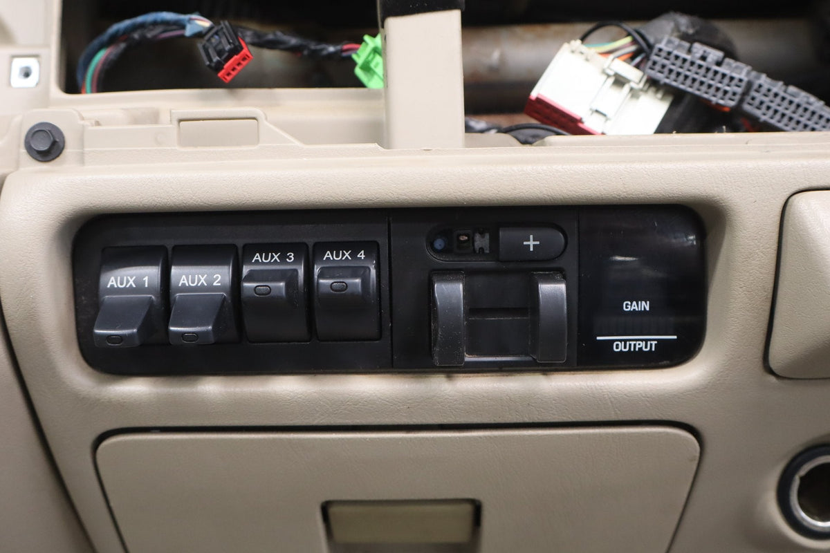 2005-2007 Ford F-250 F-350 Super Duty Dash Panel Dashboard Assembly Pebble AQ