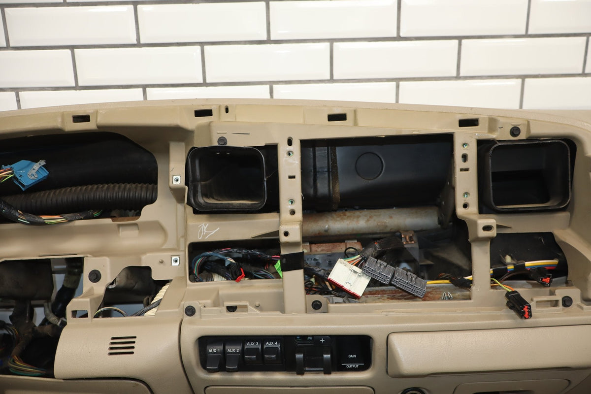 2005-2007 Ford F-250 F-350 Super Duty Dash Panel Dashboard Assembly Pebble AQ