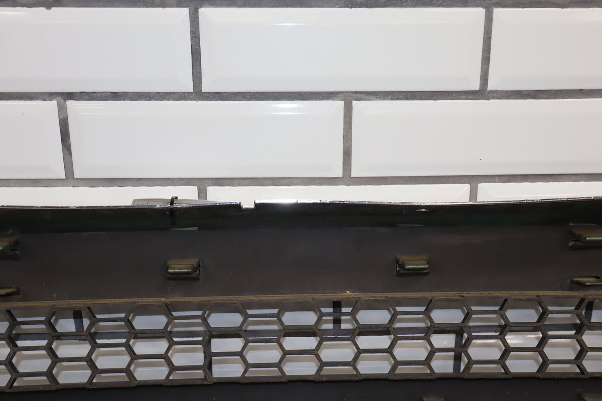 2005-2007 Ford F-250 Super Duty Lariat OEM Chrome Grille 5C3Z8200BAA