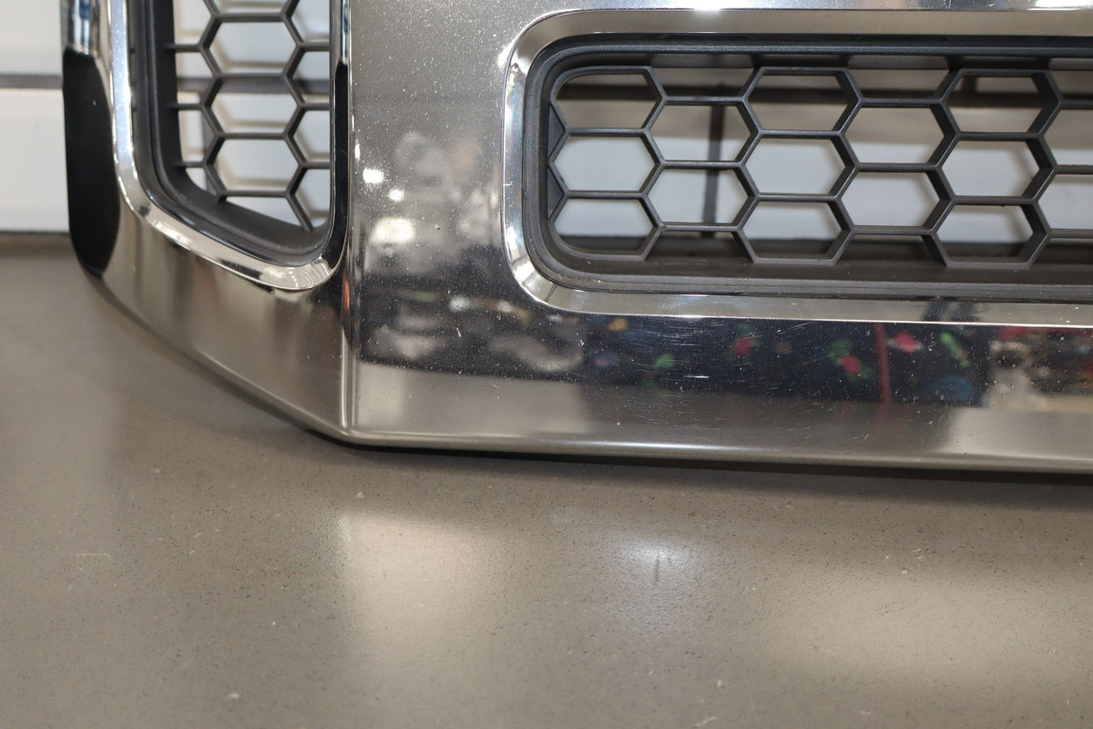 2005-2007 Ford F-250 Super Duty Lariat OEM Chrome Grille 5C3Z8200BAA