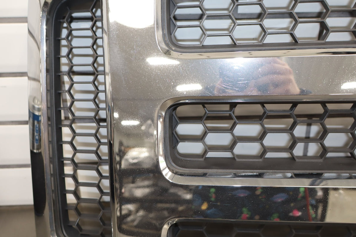 2005-2007 Ford F-250 Super Duty Lariat OEM Chrome Grille 5C3Z8200BAA