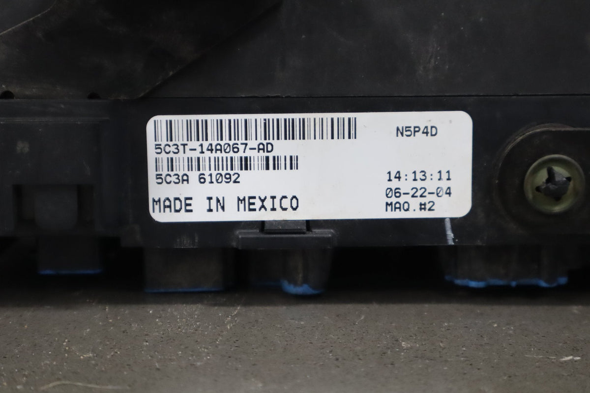 2005-2007 Ford F250 F350 Super Duty Cabin Fuse Box 5C3T-14A067-AD OEM
