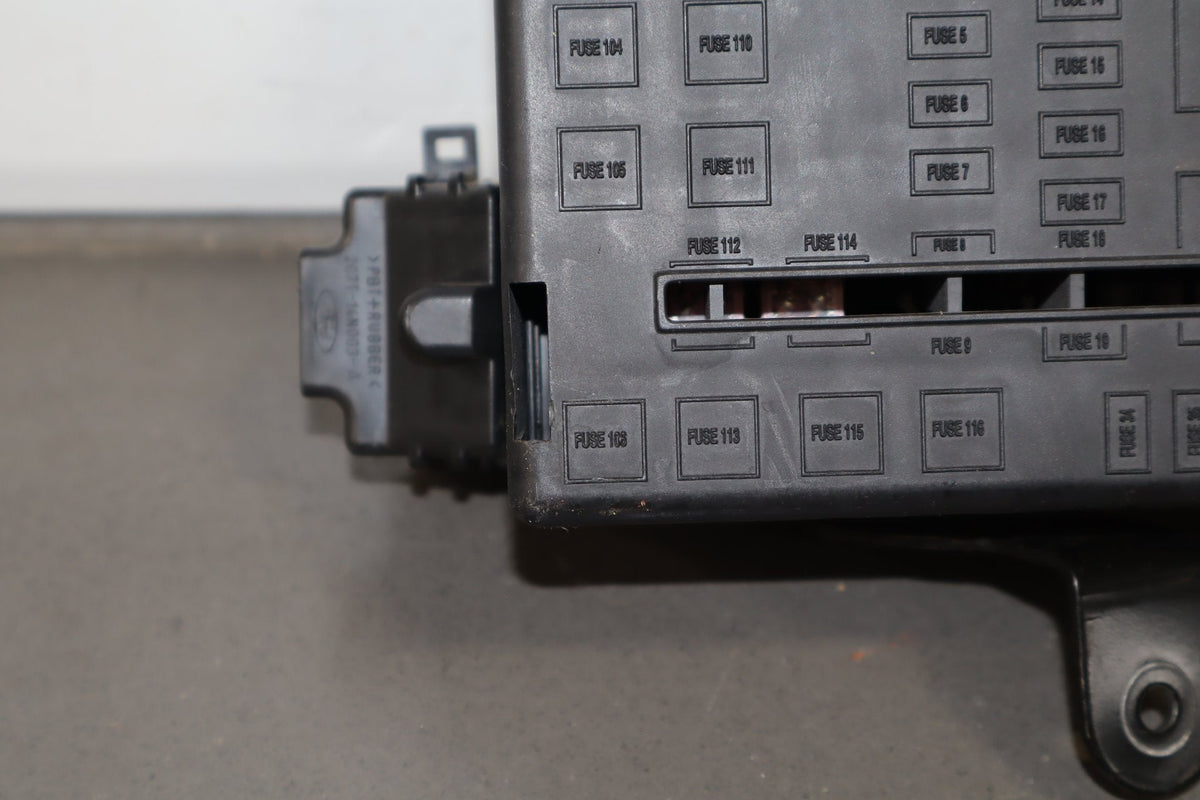 2005-2007 Ford F250 F350 Super Duty Cabin Fuse Box 5C3T-14A067-AD OEM