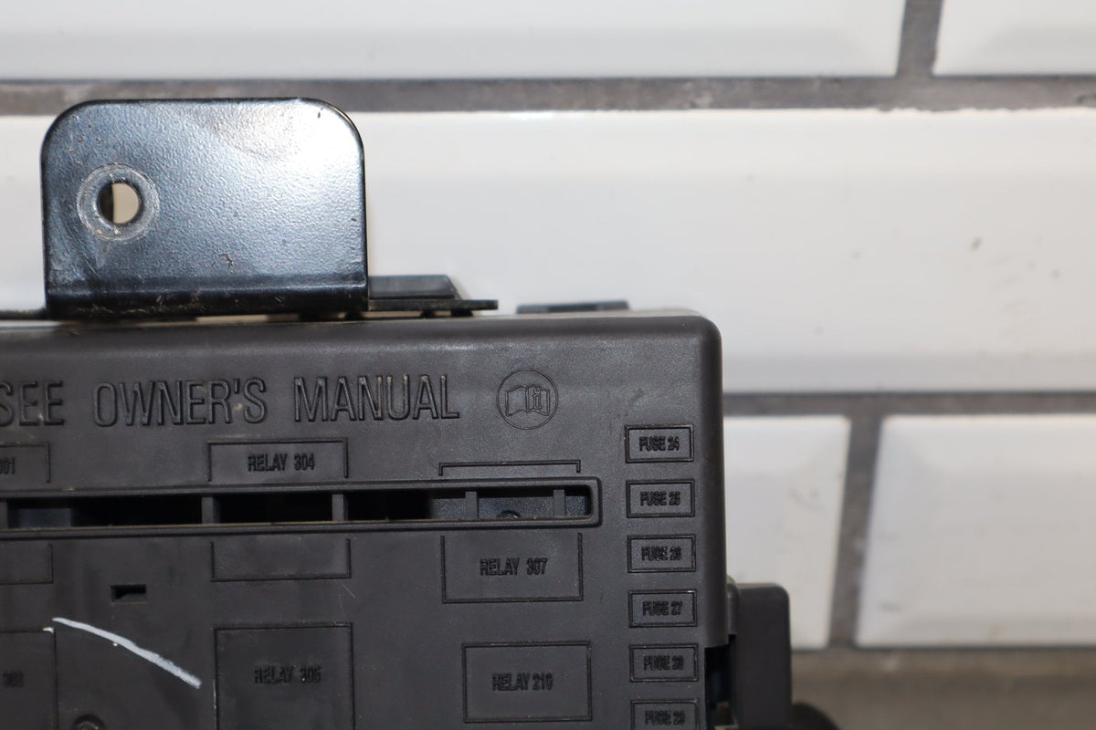 2005-2007 Ford F250 F350 Super Duty Cabin Fuse Box 5C3T-14A067-AD OEM