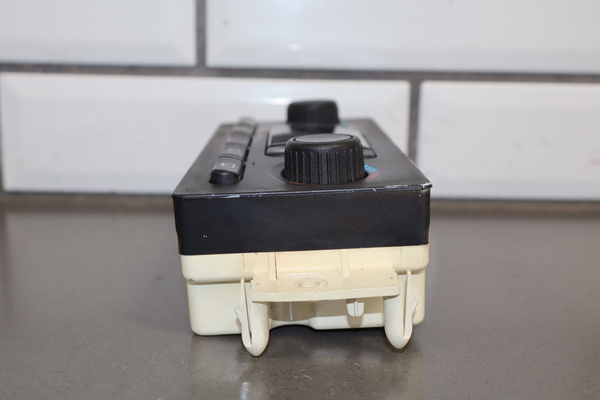 2005-2007 GMC Sierra 2500 Climate Control 15855848 OEM