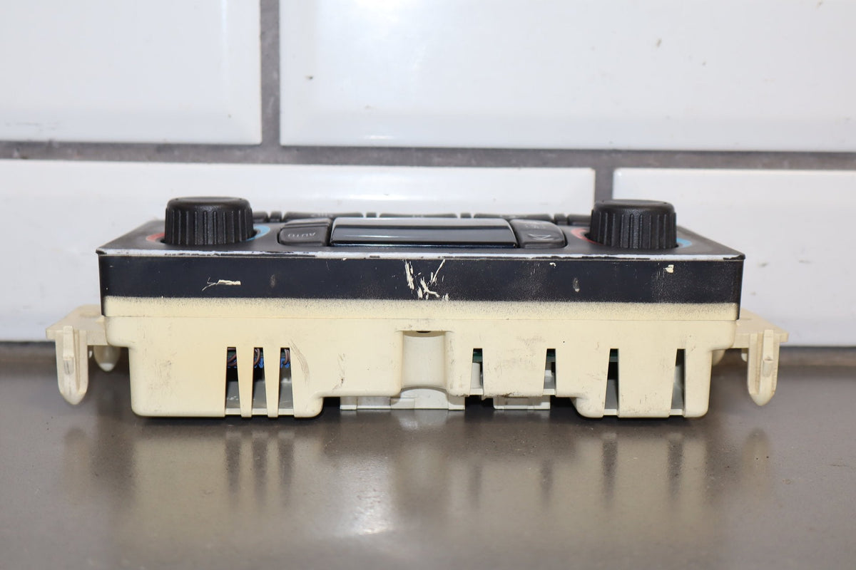 2005-2007 GMC Sierra 2500 Climate Control 15855848 OEM