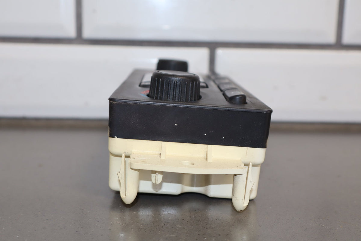 2005-2007 GMC Sierra 2500 Climate Control 15855848 OEM