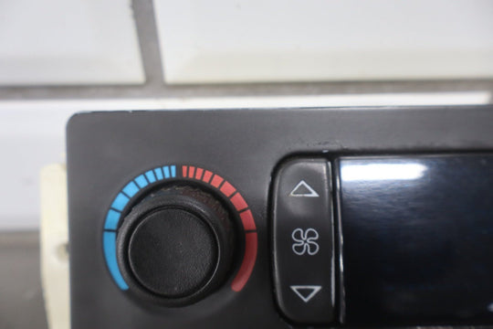 2005 - 2007 GMC Yukon Climate Control 15855848 OEM GMT800