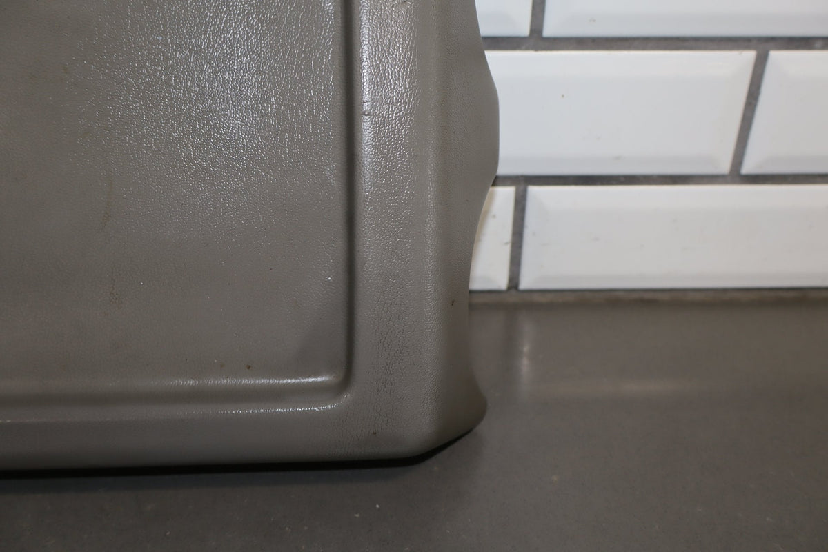 2005-2007 Hummer H2- Console Lid Wheat 89042128