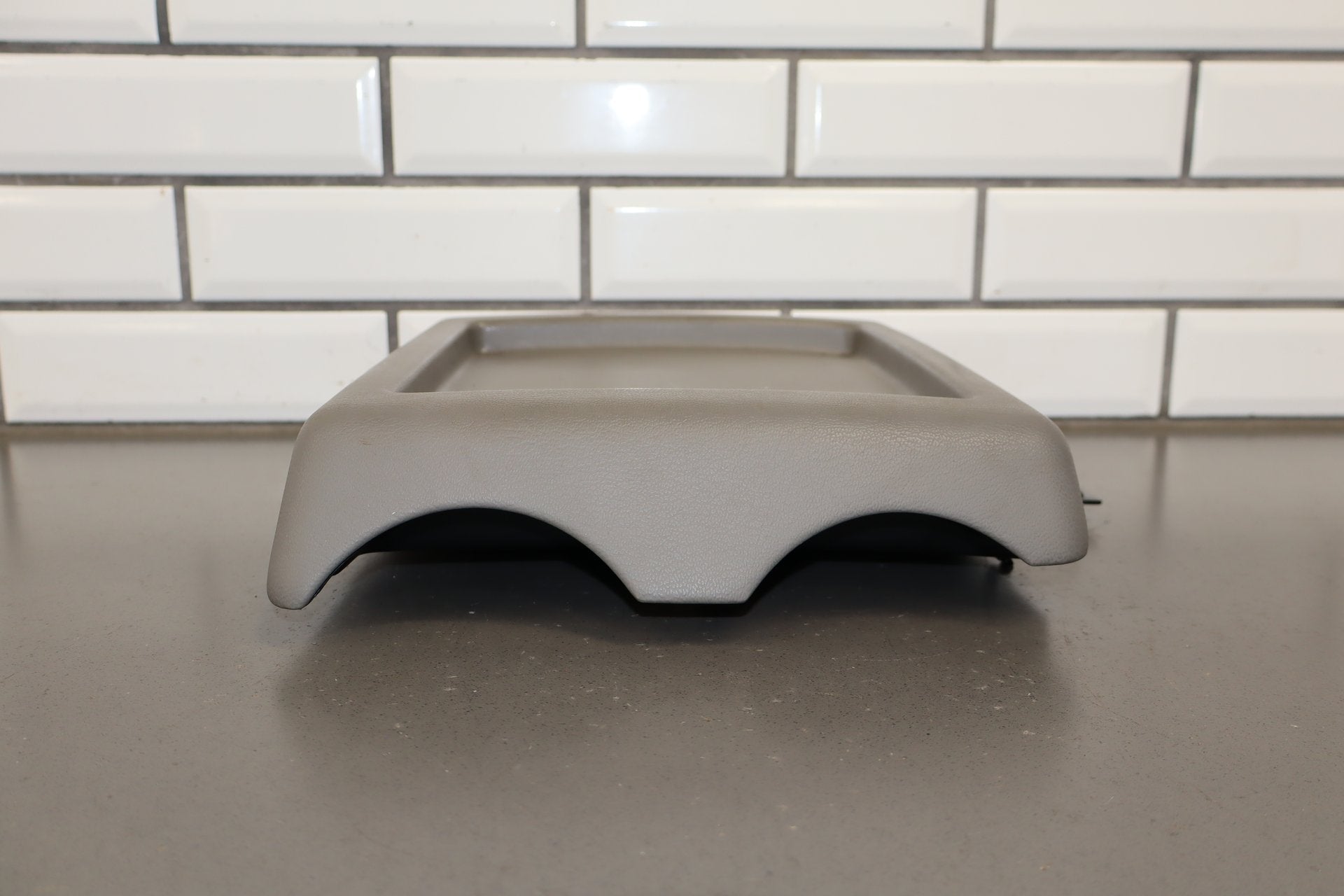 2005-2007 Hummer H2- Console Lid Wheat 89042128