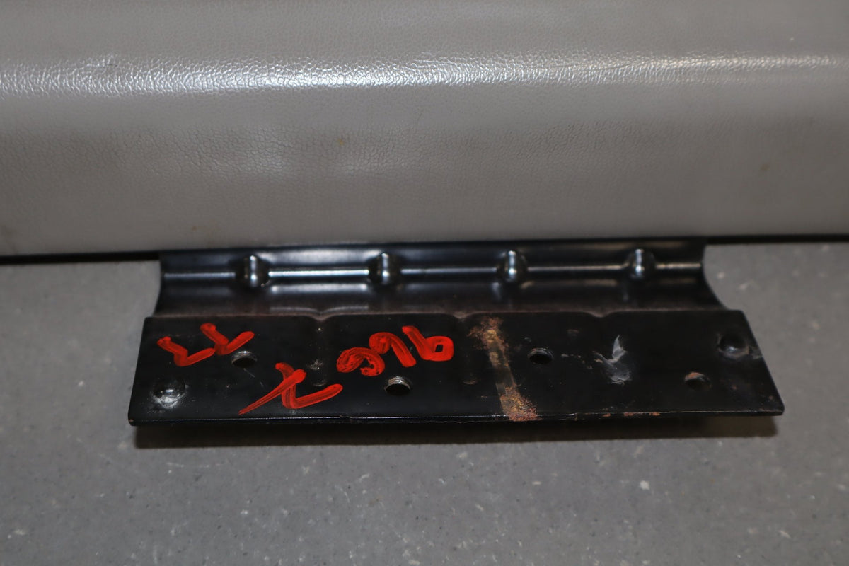 2005-2007 Hummer H2- Console Lid Wheat 89042128