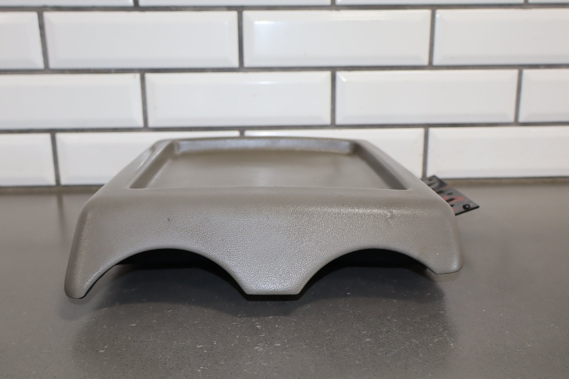 2005-2007 Hummer H2- Console Lid Wheat 89042128