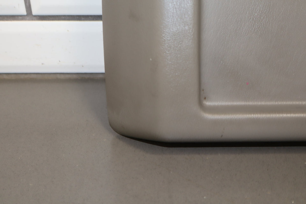 2005-2007 Hummer H2- Console Lid Wheat 89042128