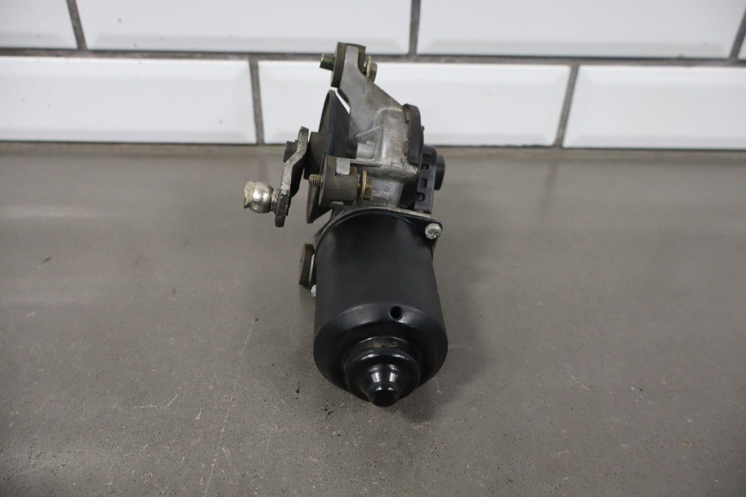 2005 - 2007 Toyota Sequoia Front Wiper Motor W/ Transmission OEM