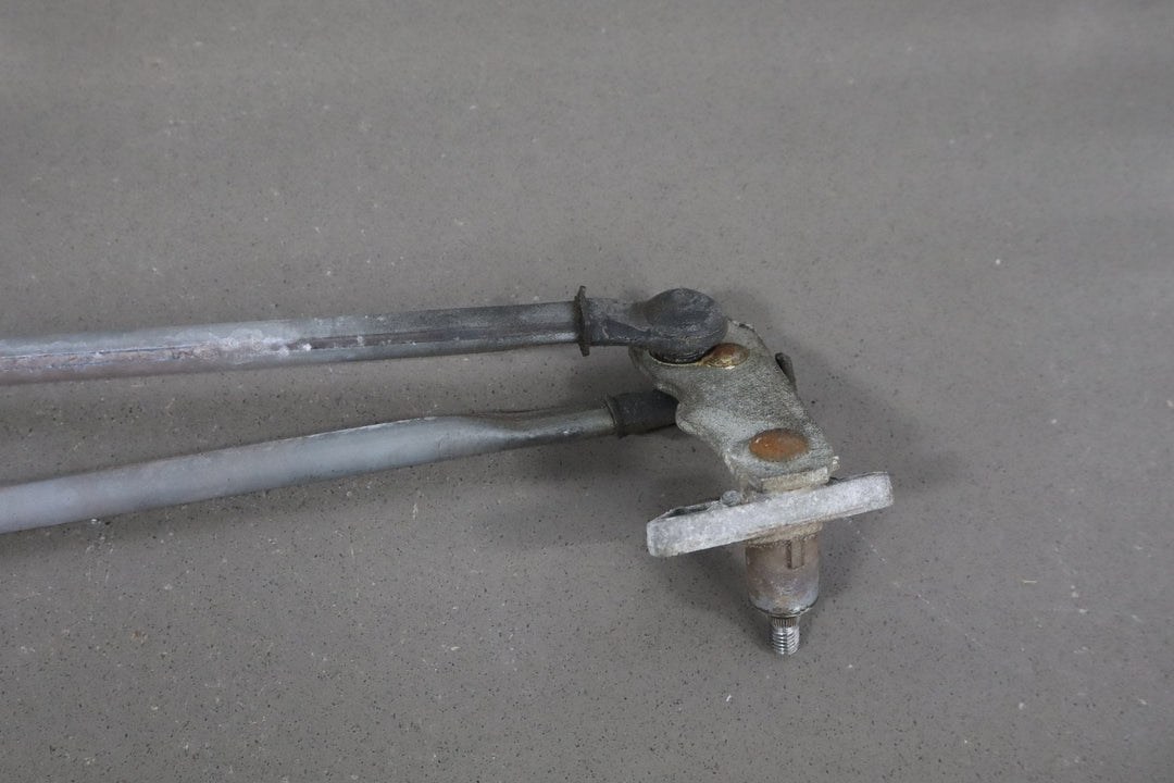 2005 - 2007 Toyota Sequoia Front Wiper Motor W/ Transmission OEM