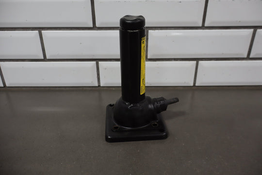 2005 - 2007 Toyota Sequoia Jack W/ Tools OEM
