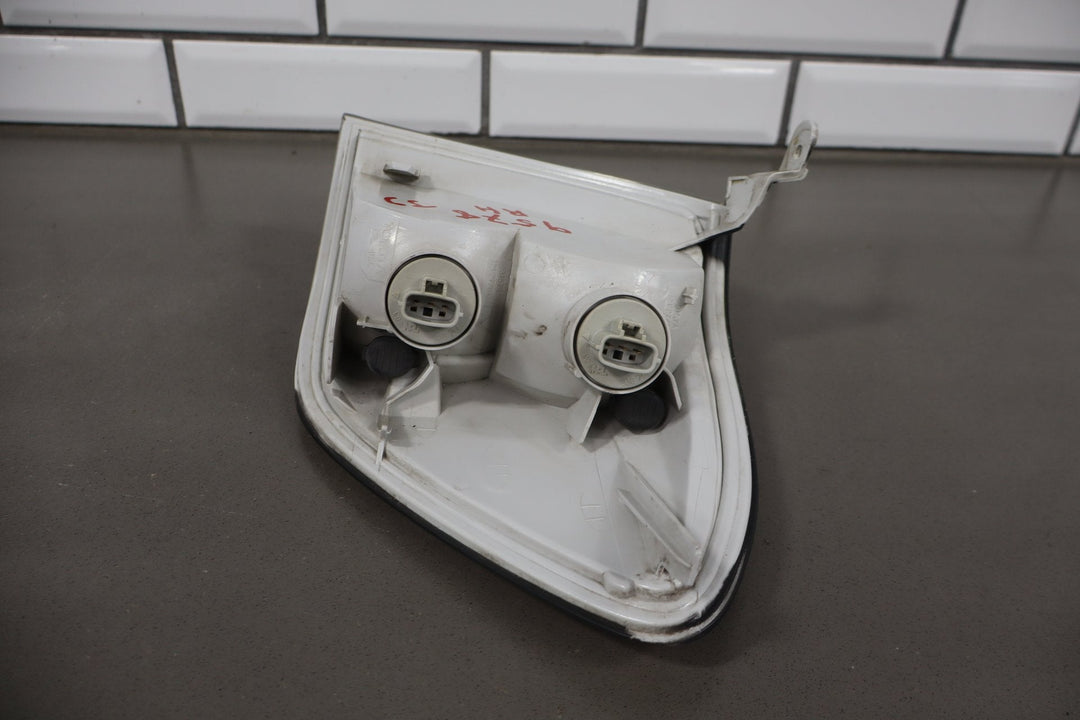 2005 - 2007 Toyota Sequoia Right Front Lamp OEM