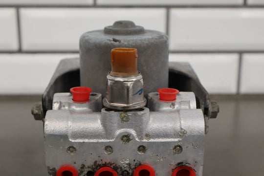 2005 - 2008 C6 Corvette ABS Anti Lock Brake Pump Module & Bracket