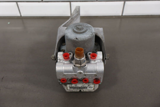 2005 - 2008 C6 Corvette ABS Anti Lock Brake Pump Module & Bracket
