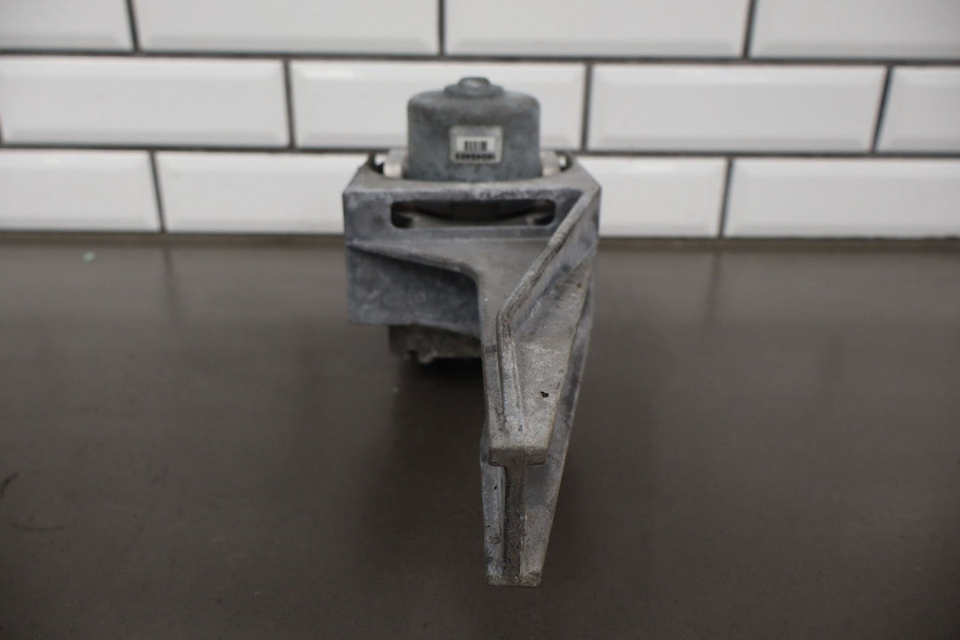 2005 - 2008 C6 Corvette ABS Anti Lock Brake Pump Module & Bracket