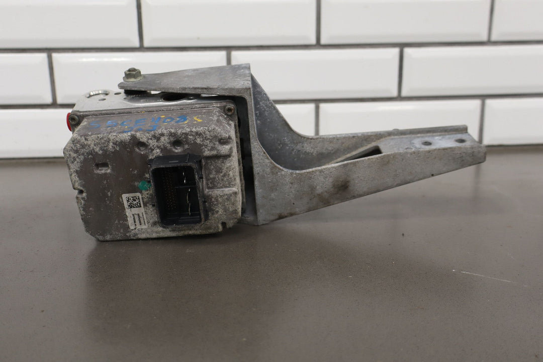 2005 - 2008 C6 Corvette ABS Anti Lock Brake Pump Module & Bracket