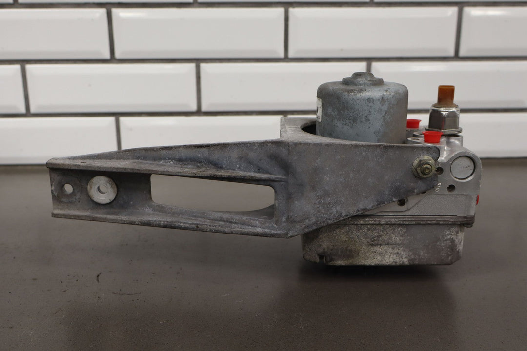 2005 - 2008 C6 Corvette ABS Anti Lock Brake Pump Module & Bracket